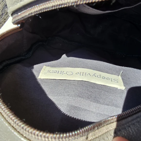 Adorable Otter Kids Backpack - Brown and Yellow - Picture 7 of 11